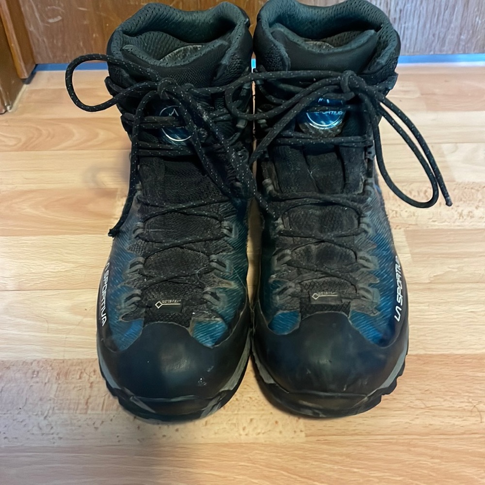La sportiva hiking alpine boots